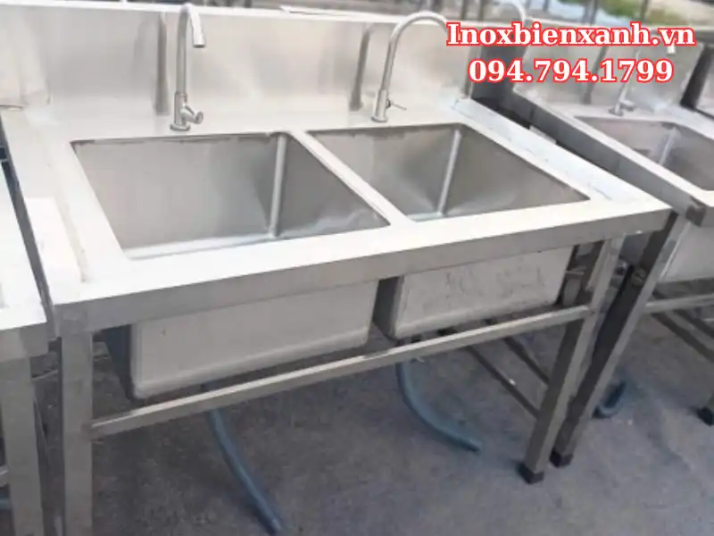 CHẬU RỬA CÔNG NGHIỆP 1 HỐ chậu rửa bát công nghiệp 2 hố inox 304 cận cảnh