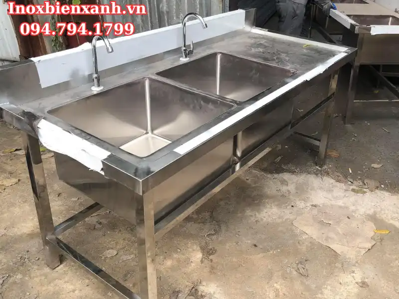 CHẬU RỬA CÔNG NGHIỆP 1 HỐ chậu rửa công nghiệp 2 hố thực tế tại xưởng InoxBluesea