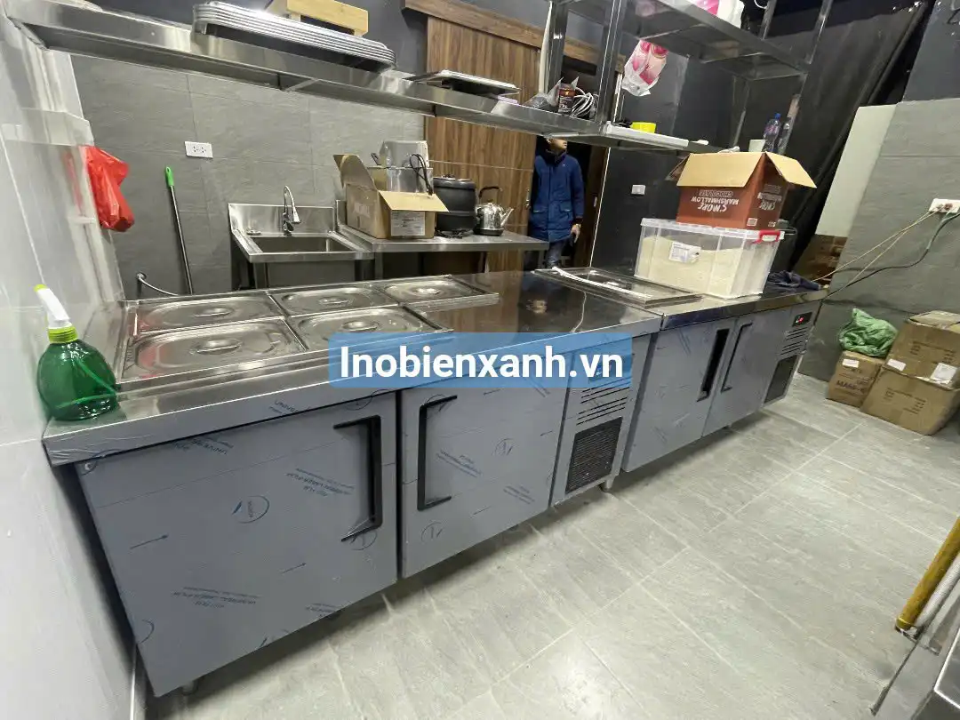 Tủ mát công nghiệp bàn salad inox