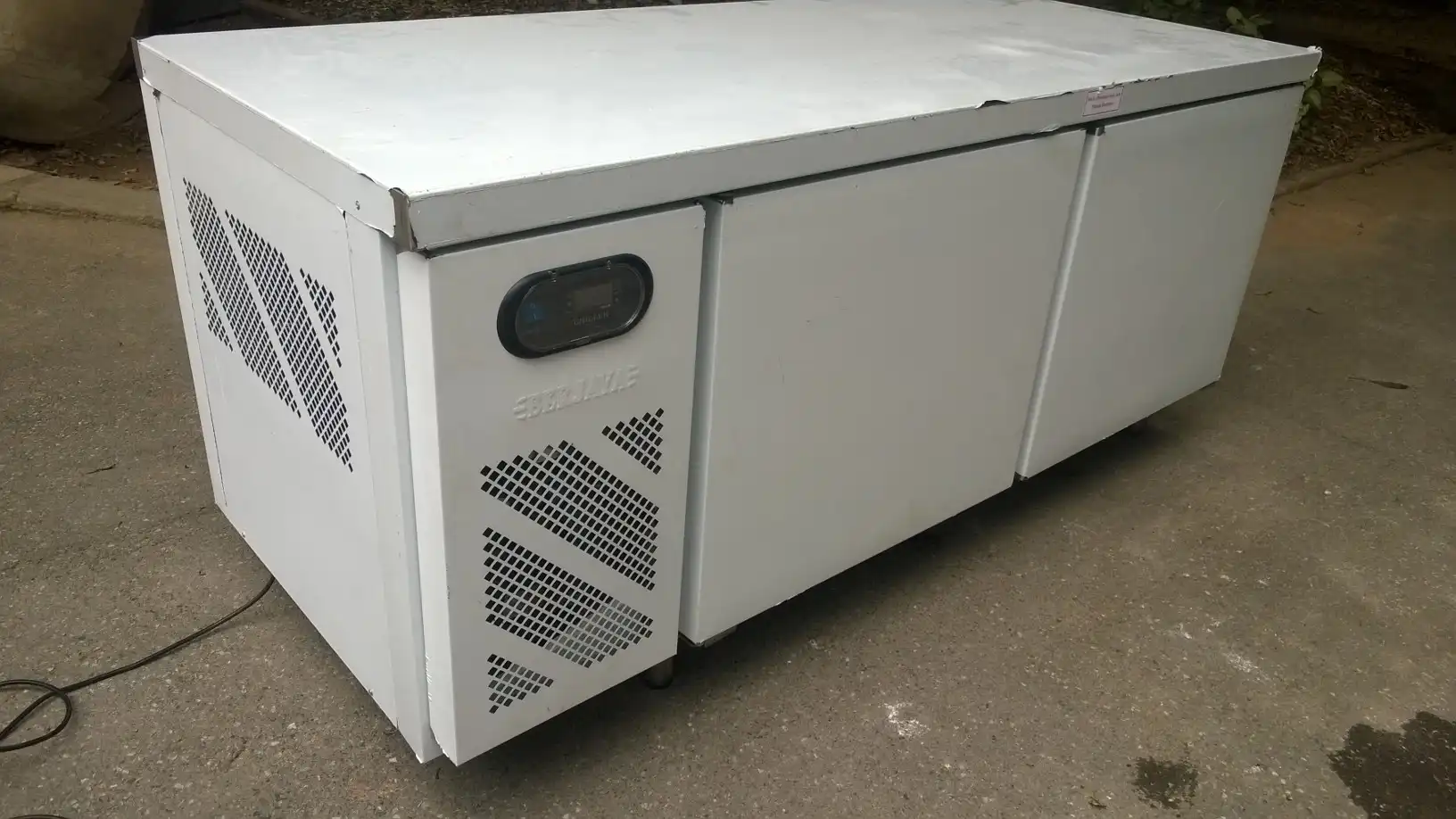 Bàn mát cánh kính Berjaya B2D/C4/600-SM Đánh Giá Bàn Mát 1m8 Berjaya BS2DC6/Z: Công Nghệ Làm Lạnh Quạt Gió